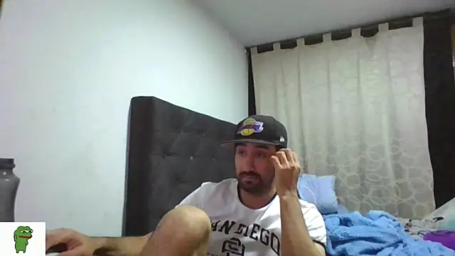 Snapshot of coolfriki chatting on 07-24-26, 02:42 coolfriki online show from 07-24-26, 02:42