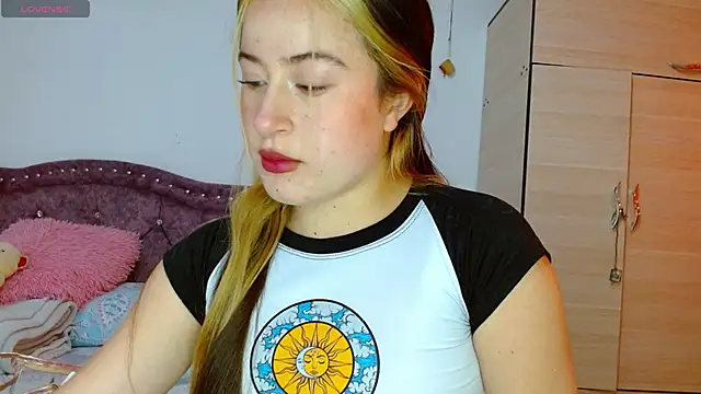 Hanssel tess online show from 10-10-25, 03:11