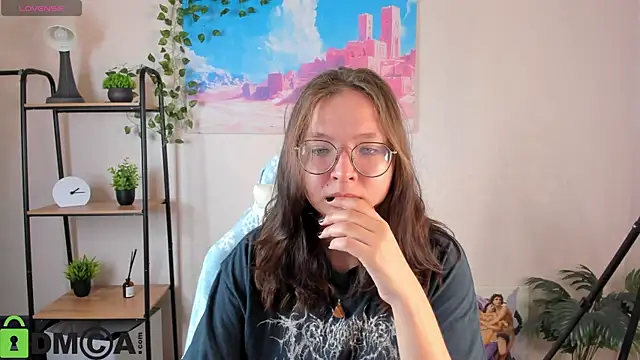 Snapshot of Nuura_Moore chatting on 10-28-25, 12:36 Nuura Moore online show from 10-28-25, 12:36