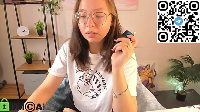 Snapshot of Nuura_Moore chatting on 10-29-25, 12:46 Nuura Moore online show from 10-29-25, 12:46