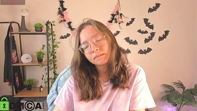 Snapshot of Nuura_Moore chatting on 11-03-25, 12:46 Nuura Moore online show from 11-03-25, 12:46