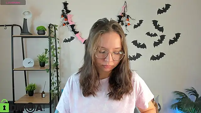 Snapshot of Nuura_Moore chatting on 11-05-25, 12:54 Nuura Moore online show from 11-05-25, 12:54