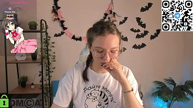 Snapshot of Nuura_Moore chatting on 11-06-25, 01:17 Nuura Moore online show from 11-06-25, 01:17