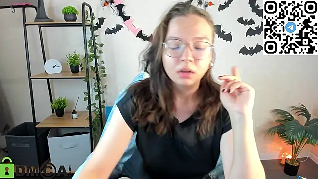 Snapshot of Nuura_Moore chatting on 11-08-25, 01:06 Nuura Moore online show from 11-08-25, 01:06