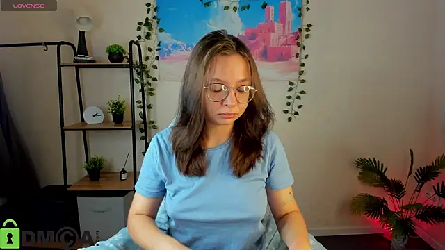 Snapshot of Nuura_Moore chatting on 11-14-25, 01:04 Nuura Moore online show from 11-14-25, 01:04