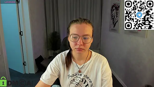 Snapshot of Nuura_Moore chatting on 11-25-25, 01:16 Nuura Moore online show from 11-25-25, 01:16