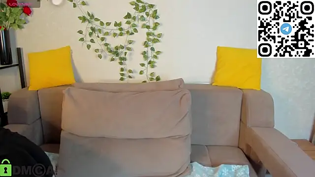 Snapshot of Nuura_Moore chatting on 11-29-25, 01:08 Nuura Moore online show from 11-29-25, 01:08