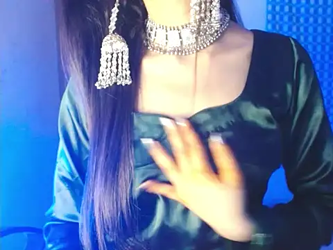 Roiseeee online show from 02-15-26, 07:51