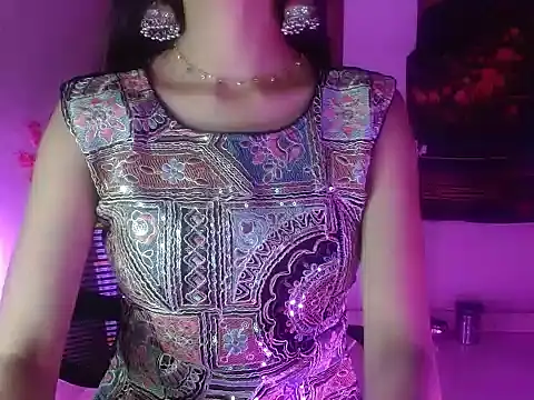 Roiseeee online show from 04-27-26, 05:27