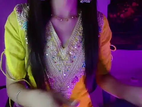 Roiseeee online show from 04-28-26, 05:45