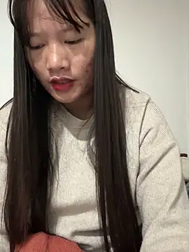 Snapshot of TrangNemo chatting on 11-13-25, 10:41 TrangNemo online show from 11-13-25, 10:41