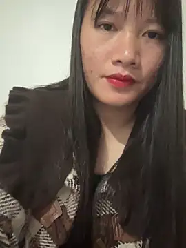 Snapshot of TrangNemo chatting on 11-15-25, 12:08 TrangNemo online show from 11-15-25, 12:08