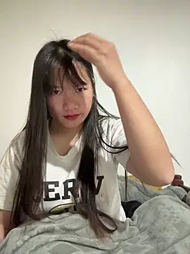 Snapshot of TrangNemo chatting on 11-20-25, 12:11 TrangNemo online show from 11-20-25, 12:11