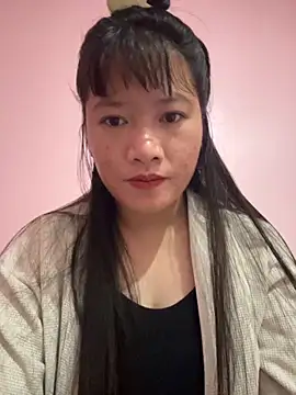 Snapshot of TrangNemo chatting on 11-24-25, 12:21 TrangNemo online show from 11-24-25, 12:21