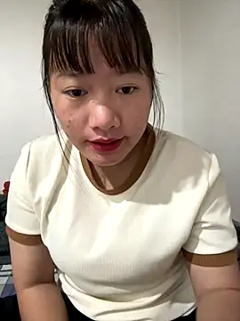 Snapshot of TrangNemo chatting on 11-30-25, 12:36 TrangNemo online show from 11-30-25, 12:36