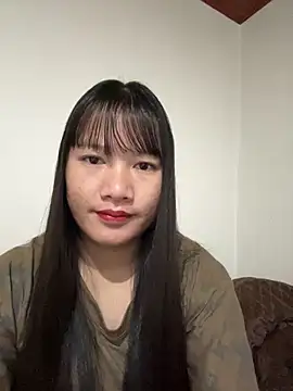 Snapshot of TrangNemo chatting on 12-17-25, 12:49 TrangNemo online show from 12-17-25, 12:49