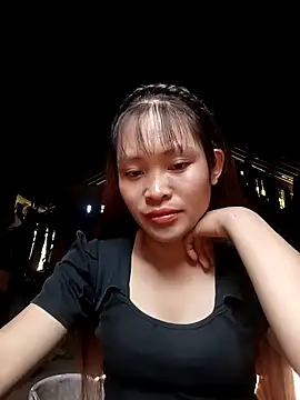 Snapshot of Young_vietnamese chatting on 10-18-25, 01:30 Young vietnamese online show from 10-18-25, 01:30
