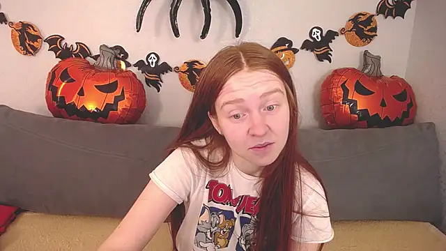 Evarey  online show from 10-30-25, 05:20