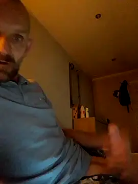 Snapshot of Remello1 chatting on 05-16-26, 11:14 Remello1 online show from 05-16-26, 11:14