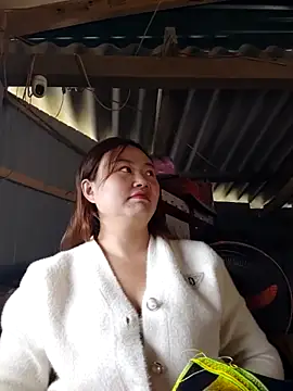 Snapshot of pi-pi-00 chatting on 12-16-25, 02:16 pi-pi-00 online show from 12-16-25, 02:16