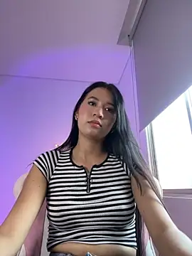 Snapshot of emi_star chatting on 11-07-25, 10:21 emi star online show from 11-07-25, 10:21