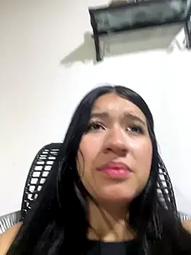 Snapshot of emi_star chatting on 11-17-25, 01:00 emi star online show from 11-17-25, 01:00