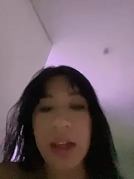 Snapshot of emi_star chatting on 12-02-25, 09:32 emi star online show from 12-02-25, 09:32