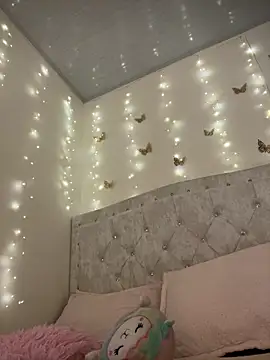 Snapshot of emi_star chatting on 03-13-26, 08:15 emi star online show from 03-13-26, 08:15