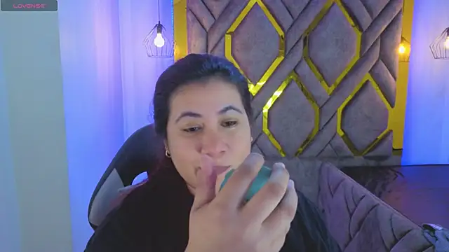 Addyy 02 online show from 12-17-25, 02:06