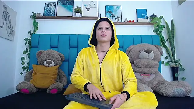 Snapshot of Brian_hot chatting on 02-03-26, 11:04 Brian hot online show from 02-03-26, 11:04