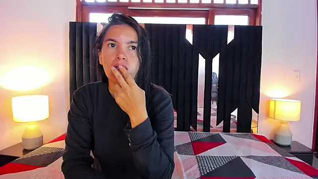 Sofy and Mia online show from 10-22-25, 12:38