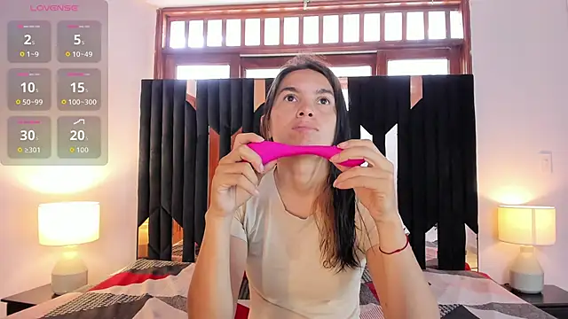 Sofy and Mia online show from 10-25-25, 12:45