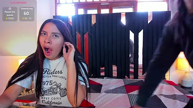 Sofy and Mia online show from 11-05-25, 12:27