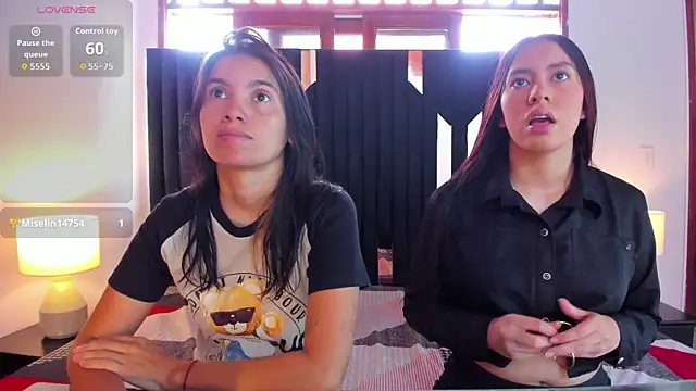 Sofy and Mia online show from 11-08-25, 12:49