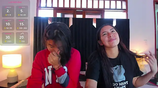 Sofy and Mia online show from 11-11-25, 12:16