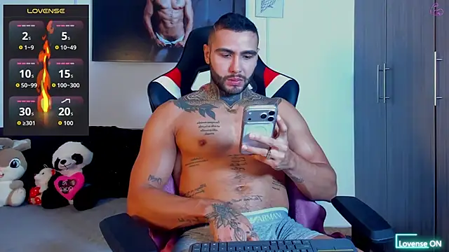 Danny Willson online show from 04-11-26, 01:37