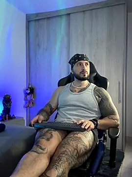 Dave-Max01 online show from 11-25-25, 02:44