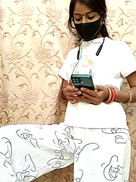 Snapshot of Payal_G chatting on 10-09-25, 10:24 Payal G online show from 10-09-25, 10:24