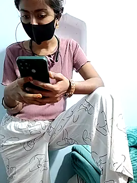 Snapshot of Payal_G chatting on 11-18-25, 04:44 Payal G online show from 11-18-25, 04:44