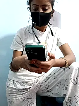 Snapshot of Payal_G chatting on 11-19-25, 04:07 Payal G online show from 11-19-25, 04:07