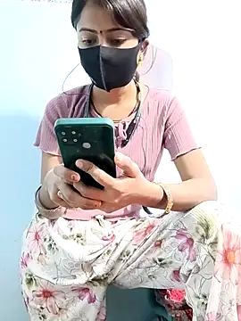 Snapshot of Payal_G chatting on 11-21-25, 03:44 Payal G online show from 11-21-25, 03:44