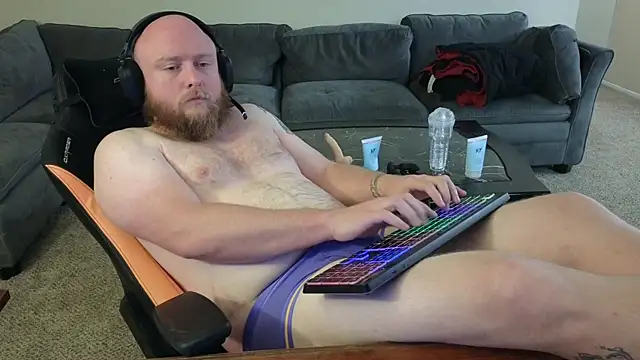 Snapshot of theballboy1 chatting on 11-15-25, 06:11 theballboy1 online show from 11-15-25, 06:11