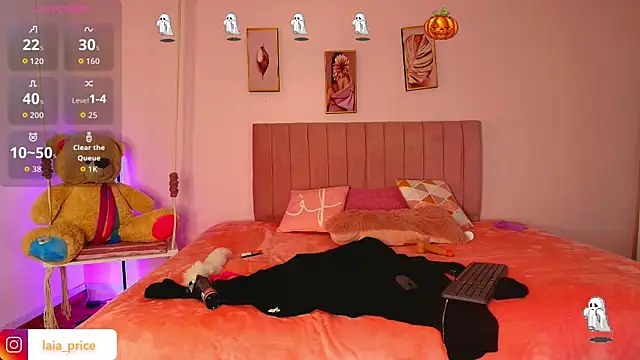 Snapshot of little_ellie_1 chatting on 10-25-25, 07:41 little ellie 1 online show from 10-25-25, 07:41