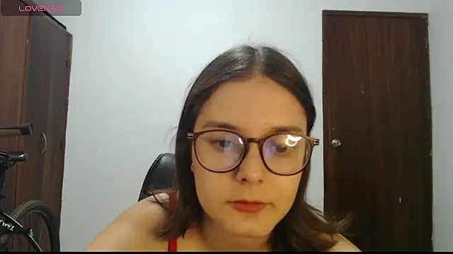 CarlaLorez online show from 10-28-25, 01:42