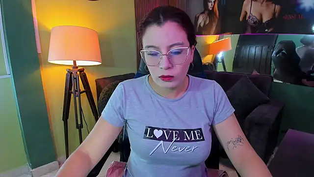 Snapshot of allison_mc chatting on 10-24-25, 03:47 allison mc online show from 10-24-25, 03:47