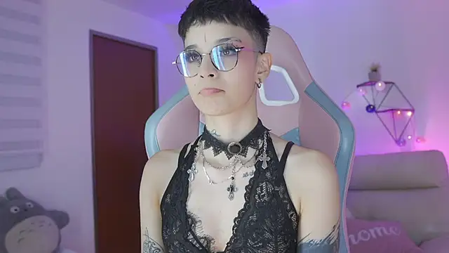 Giia Moretti  online show from 11-07-25, 10:43