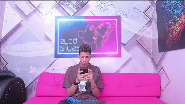 Little nicoll online show from 02-07-26, 10:24