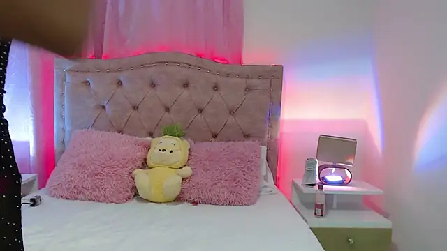 kathy hot  online show from 10-19-25, 03:51