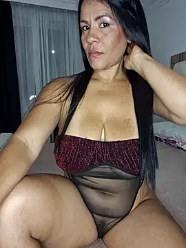 Snapshot of karla-bruni chatting on 12-16-25, 10:09 karla-bruni online show from 12-16-25, 10:09