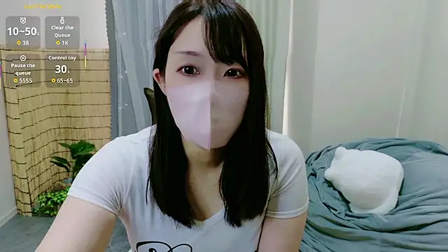 Snapshot of Natsumi-chan chatting on 10-12-25, 04:00 Natsumi-chan online show from 10-12-25, 04:00